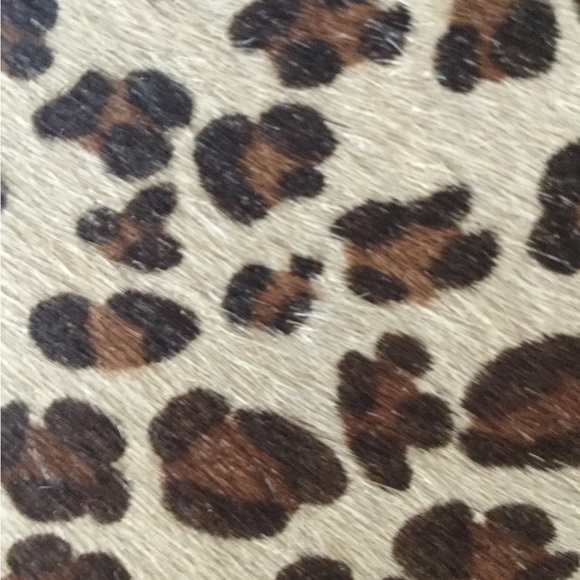 JCrew leather passport case, leopard calf hair, new without tag - Picture 2 of 3